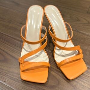 Brand new and very comfortable sandals.